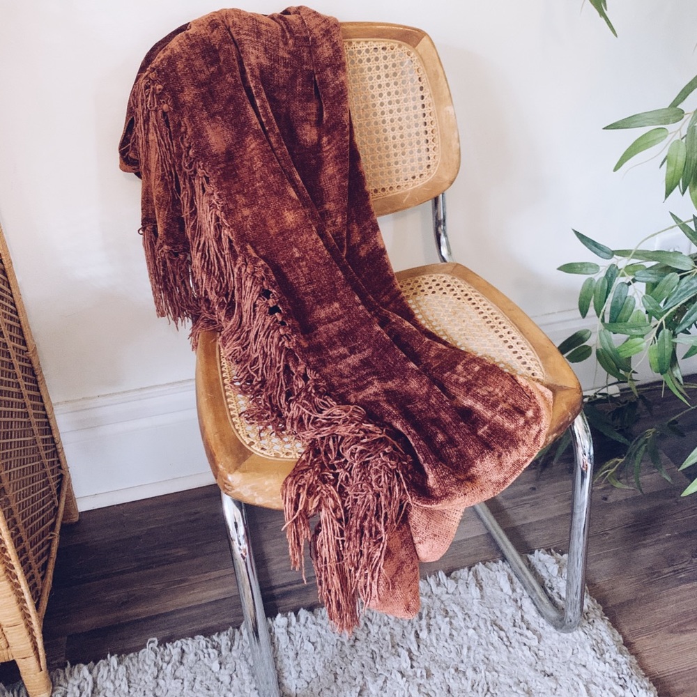 Crushed velvet blanket